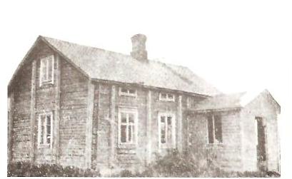 KAUHAVA
Kauhavan Työväenyhdistyksen ensimmäinen toimitalo Autiossa. Talo ostettiin Juho Kivelältä v. 1905 ja siinä toimittiin vain vuoden verran.
