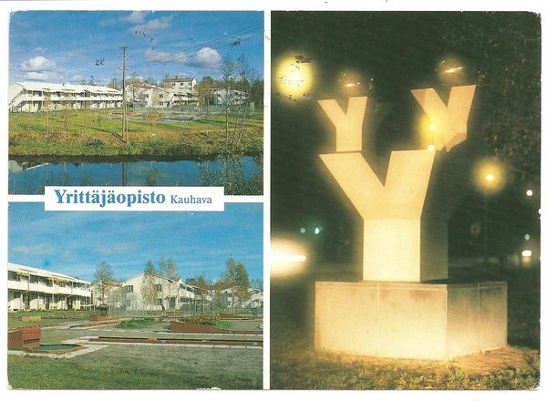 KAUHAVA
Yrittäjäopisto, kortin tuottanut Studio Juhani Niemi. Vasemmalla kuvat sisäpihan puolelta, oikealla Yrittäjäpatsas. Kortti postitetu 1993, Avun Jallu-kilpailuun, Seinäjoen Halkosaaresta on lähettäjä.
