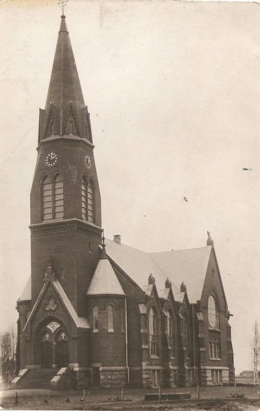 KAUHAVA
Kauhavan kirkko noin vuonna 1927. Kuvan takana leima M. Nurmi Kauhava. Ei ole kulkenut postissa. 
