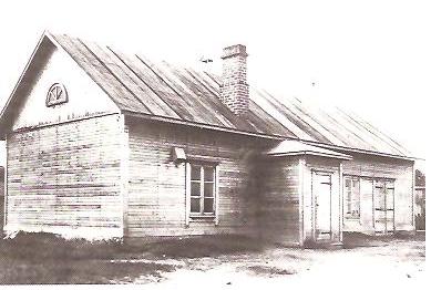 KAUHAVA
Kauhavan Osuuskaupan makkaratehdas Lauttamuksessa 1920-luvulla.
