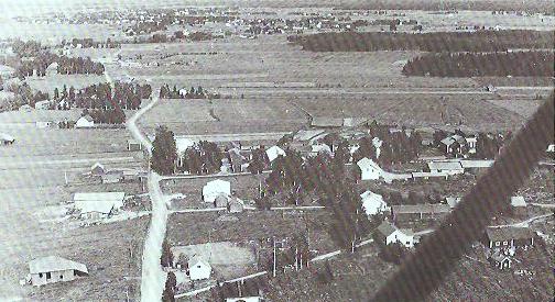 KAUHAVA
Veljekset KarhumÃ¤en ilmakuva, Lauttamus nÃ¤kyy taustalla. Kuvan on 1930-luvun loppupuolelta.

