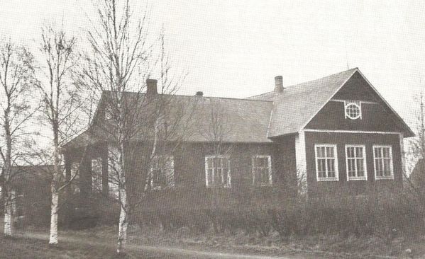 KAUHAVA
Pelkolan koulu 1980-luvulla. Koulurakennus valmistui v. 1919. SitÃ¤ ennen koulu toimi vuokratiloissa, koulupiiri perustettiin 1916.
