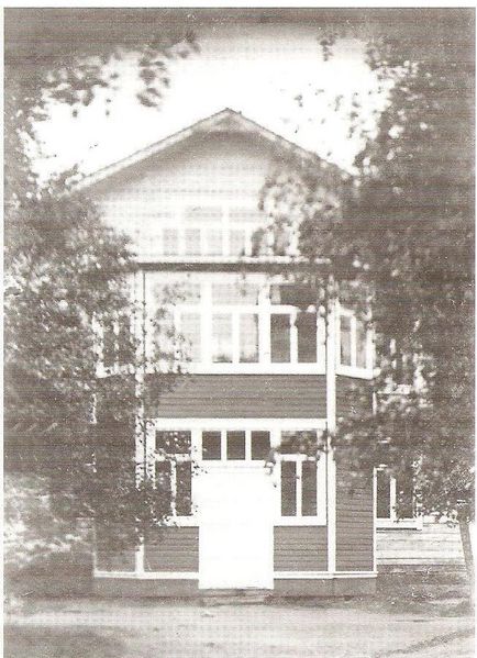 KAUHAVA
Nuorisoseuran sisÃ¤Ã¤nkÃ¤ynti. Kuva on perÃ¤isin Kauhavan historia II-osasta.

